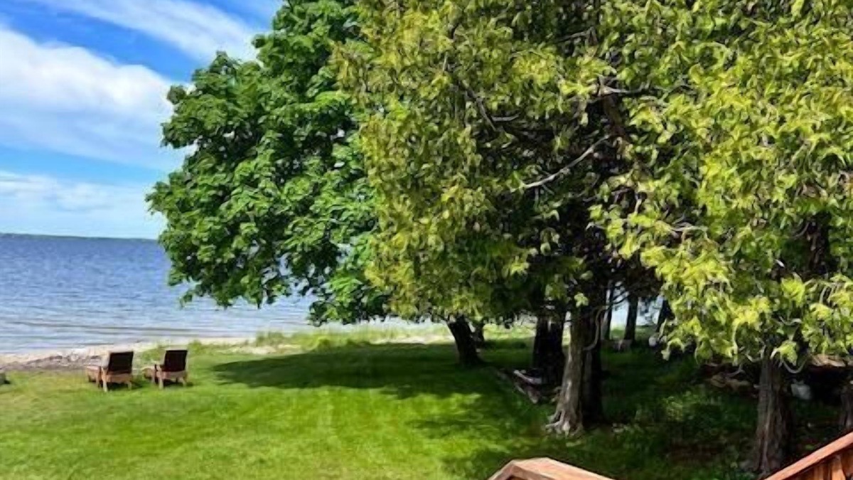 Escanaba Cottage | Noc's Landing: Autumn Bliss at Noc's Landing – Fall Colors & Cozy Vibes