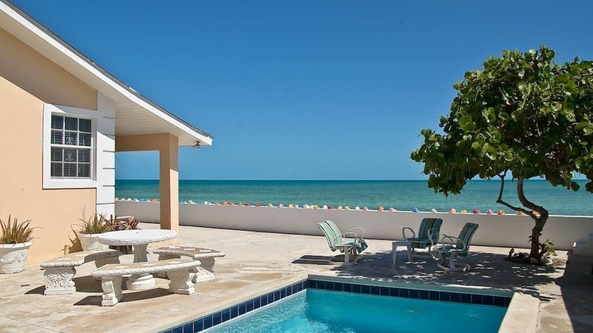 Nassau Villa | nOCEANFRONT HAVEN-35 Steps Into SEA! Private POOL,BEACH 10min Walk. 10%week-off!