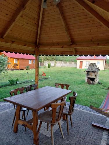 Checiny House | Noclegi u Lucyny