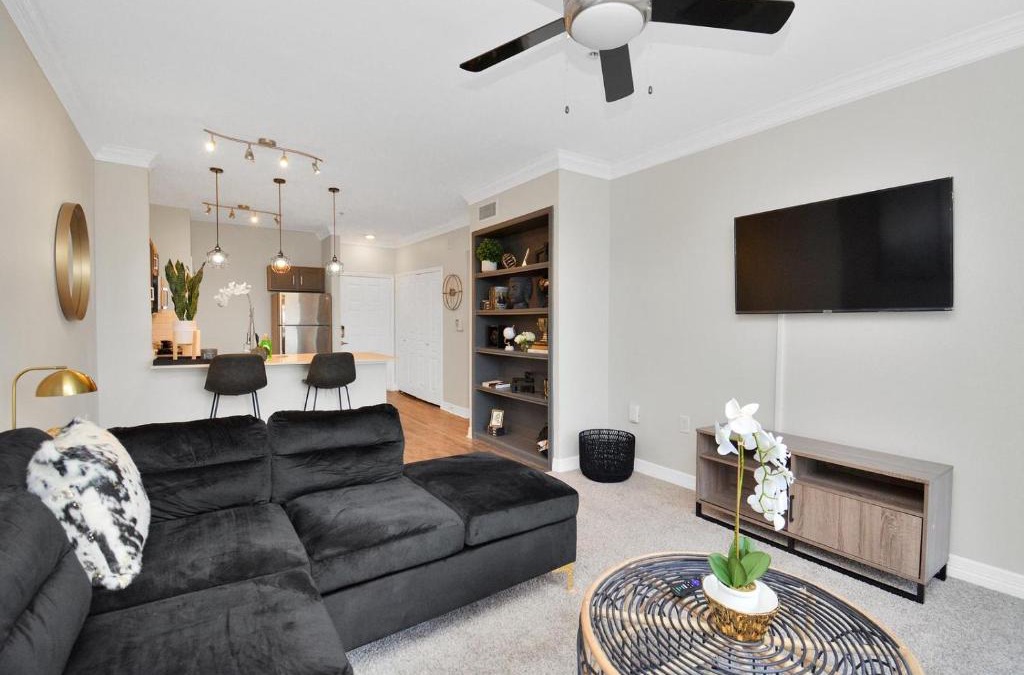 South Central Houston Apartment | Noir Oasis 5 MINS away from Texas Medical Center
