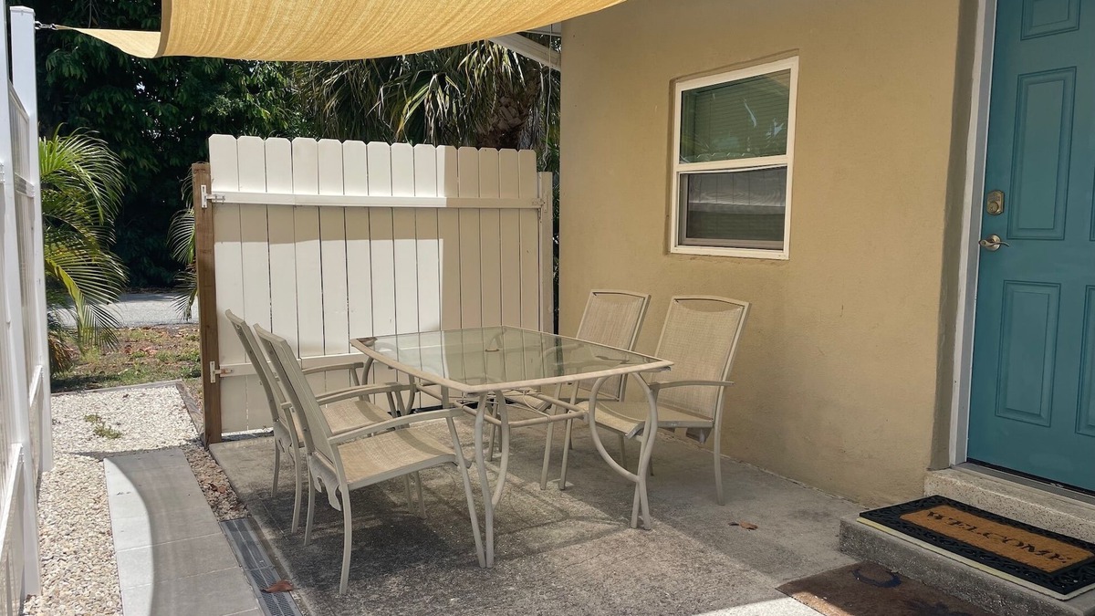 Nokomis Cottage | NOKOMIS BEACH BUNGALOW 229 n15 mins walk to the beach