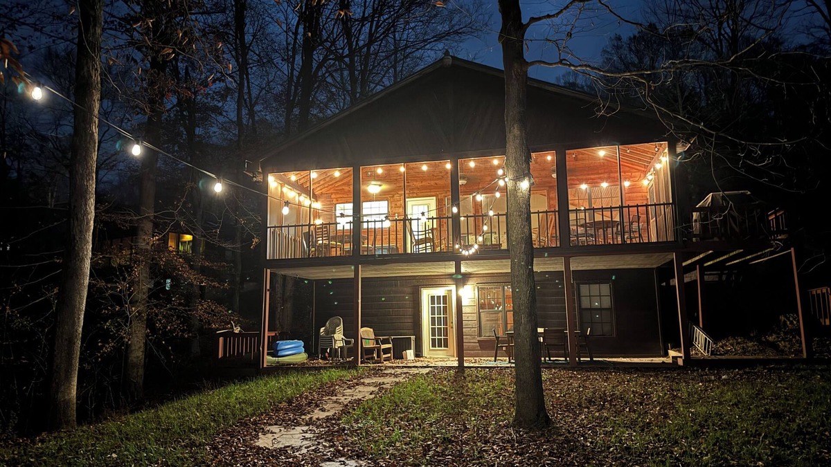 Clarkson House | Nolin Lakefront Cabin