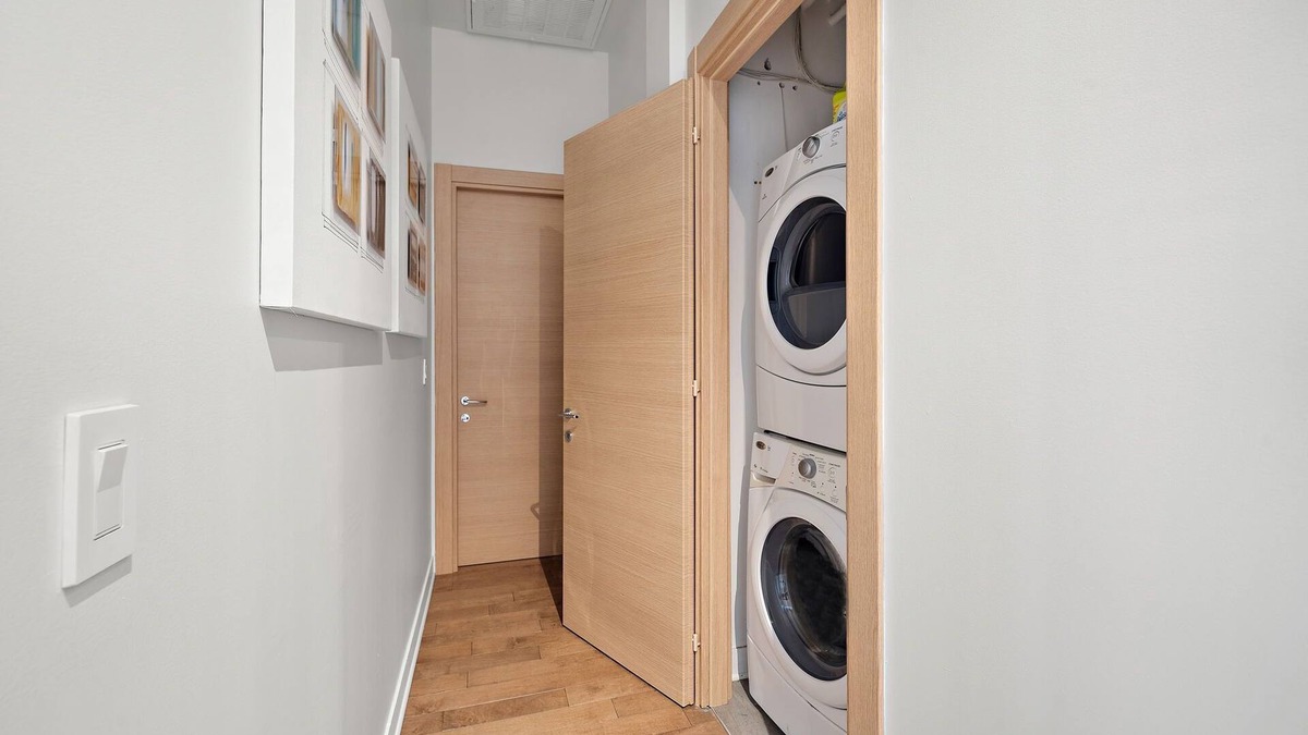 International District Apartment | Nomade MTL, Old MTL, 4 Beds 2.5 Ba, Penthouse