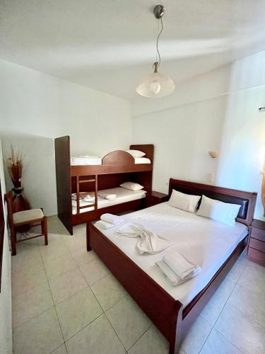 Tsoutsouros Apartment | Nomads in the south