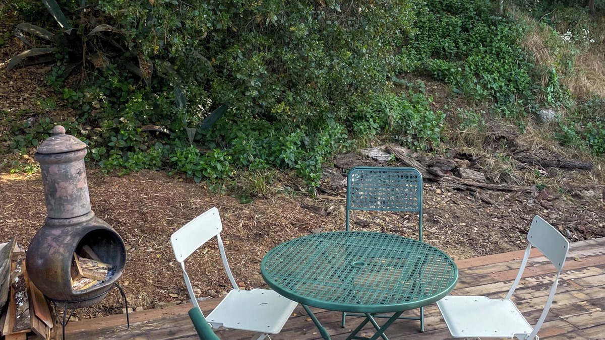 Oak View Cottage | Non-toxic, eco-friendly, peaceful + private guesthouse for monthly bookings