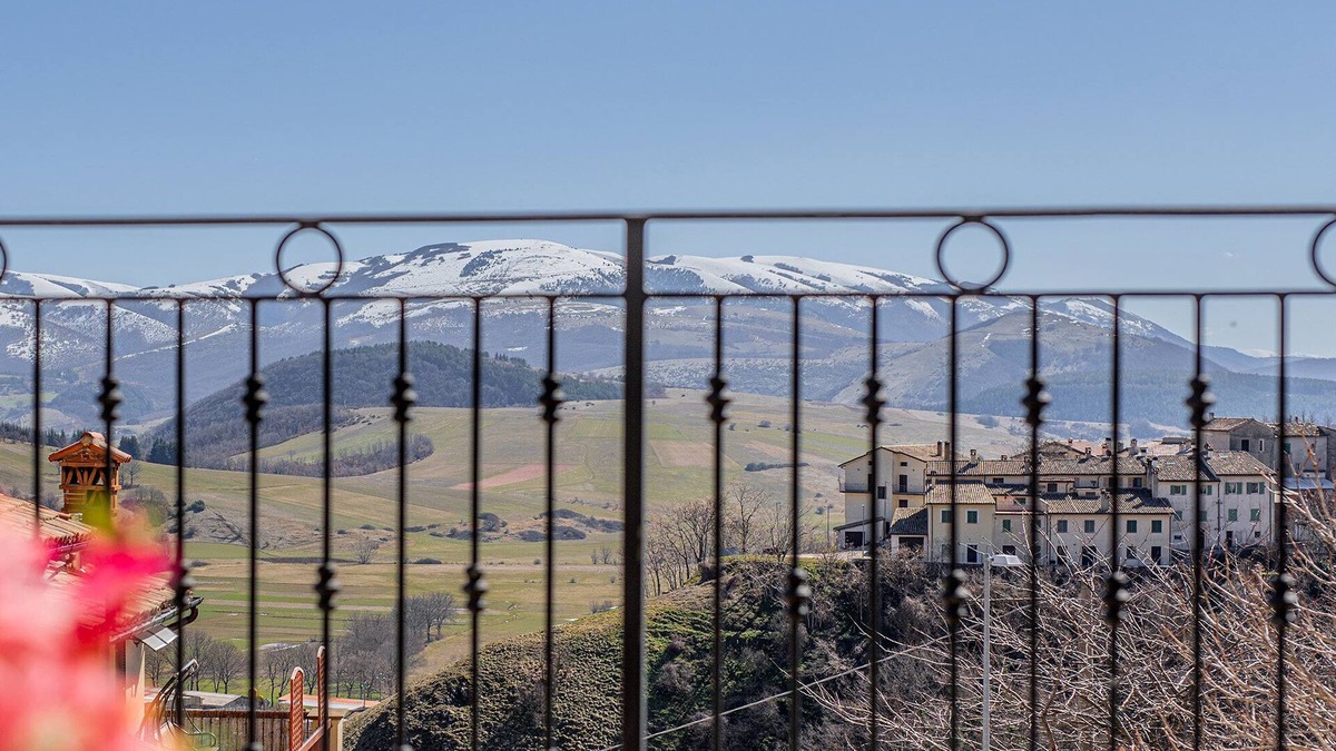 Annifo House | Nonna Isa's house in the middle of the countryside and close to art in Umbria.