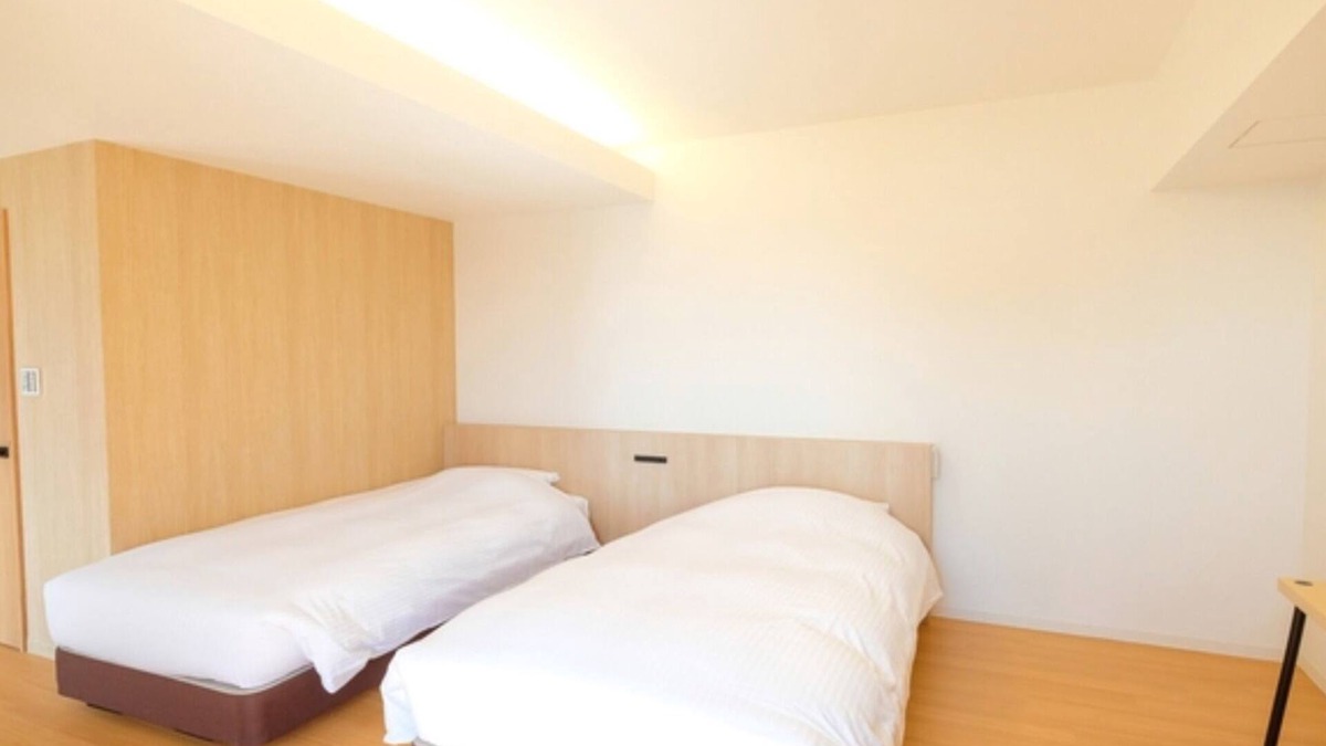 Hirakata Hotel | Nonsmoking twin room For business trips and tele/Hirakata Ōsaka