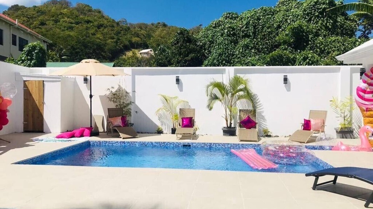 Calvigny Villa | Norahs Villa