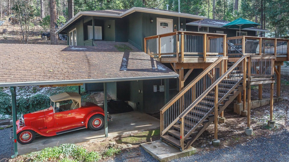 Mariposa House | Noras Yosemite Retreat II