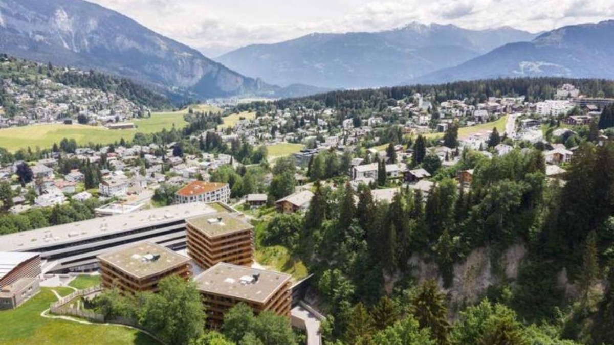 Flims Apartment | Nordic design apartment ski/bike/hike in and out