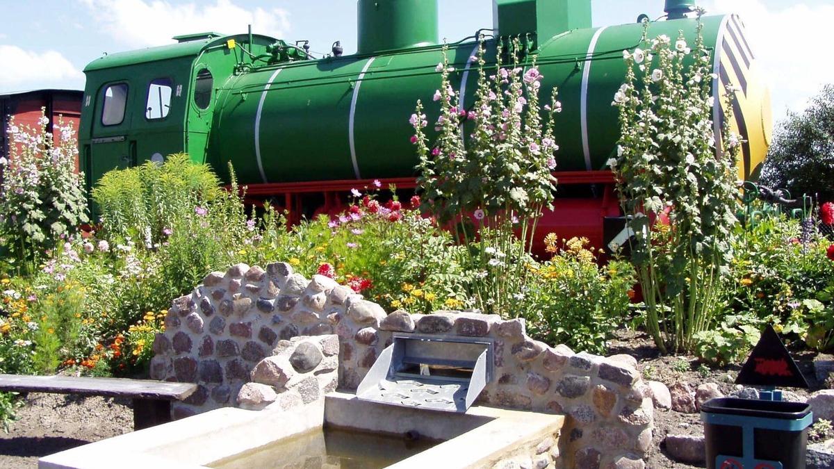 Pasewalk Cottage | Nordic fairy tales - Sleeping Beauty 14 - zz Lokschuppen Pasewalk overnight experience in a sleeping car