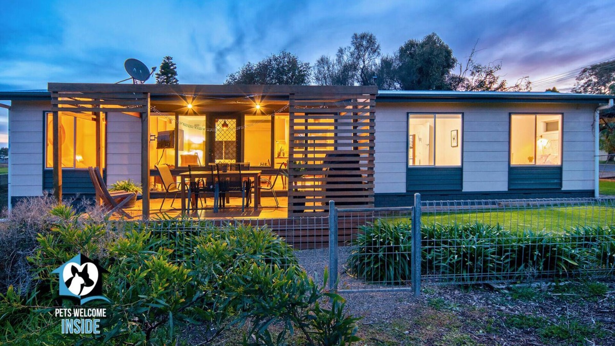 Port Elliot House | Nordic Retro Beachouse at Port Elliot