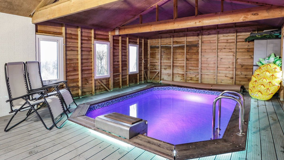 Wick Cottage | NORDWALL FARM, pet friendly, with pool in Wick, Caithness