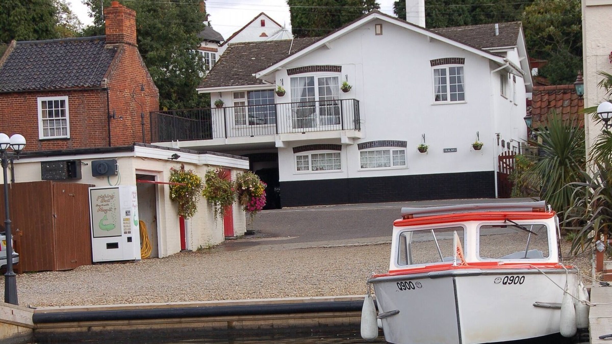 Horning Apartment | Norfolk Broads Self Catering Holiday Home in the Heart of Horning.