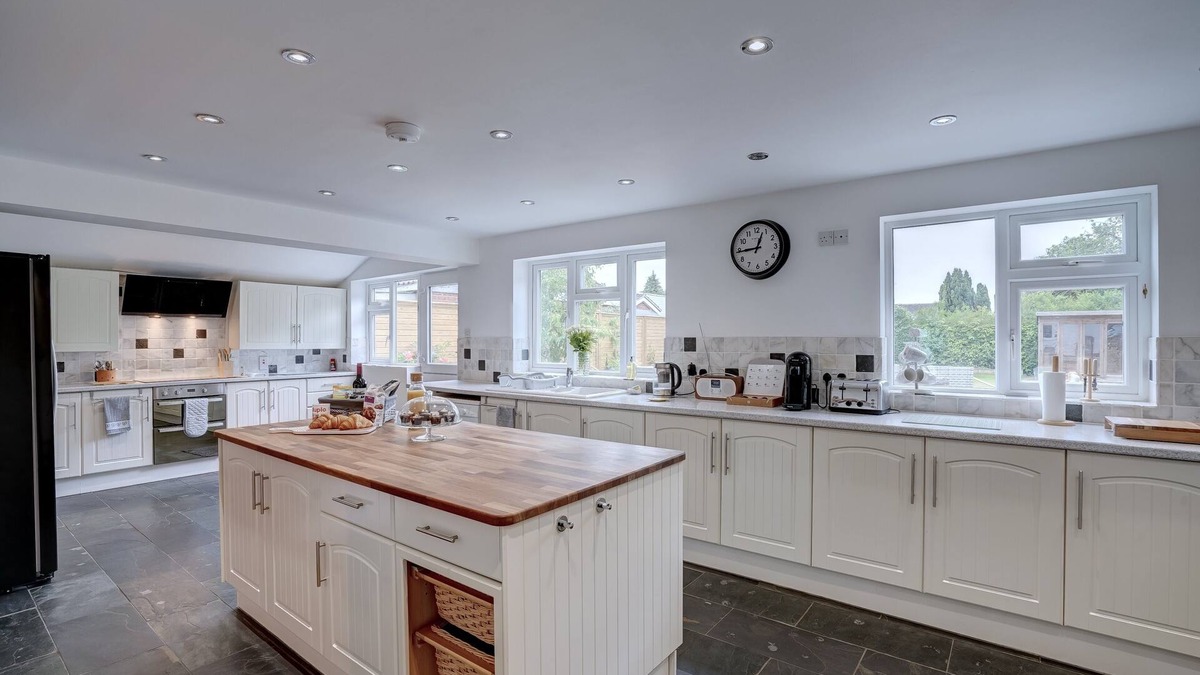 Heacham House | Norfolk Luxe Beach House Sleeps 8 Dog friendly