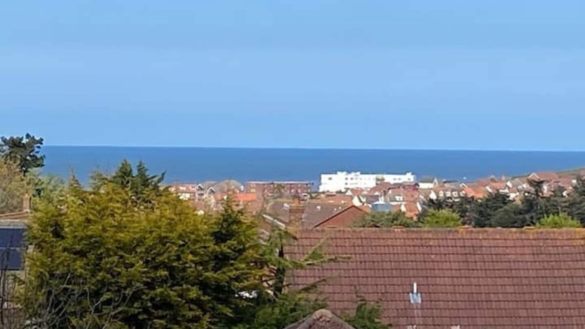 Sheringham House | Norfolk seaside retreat - 6 mins walk to the town and 15 mins to the beach