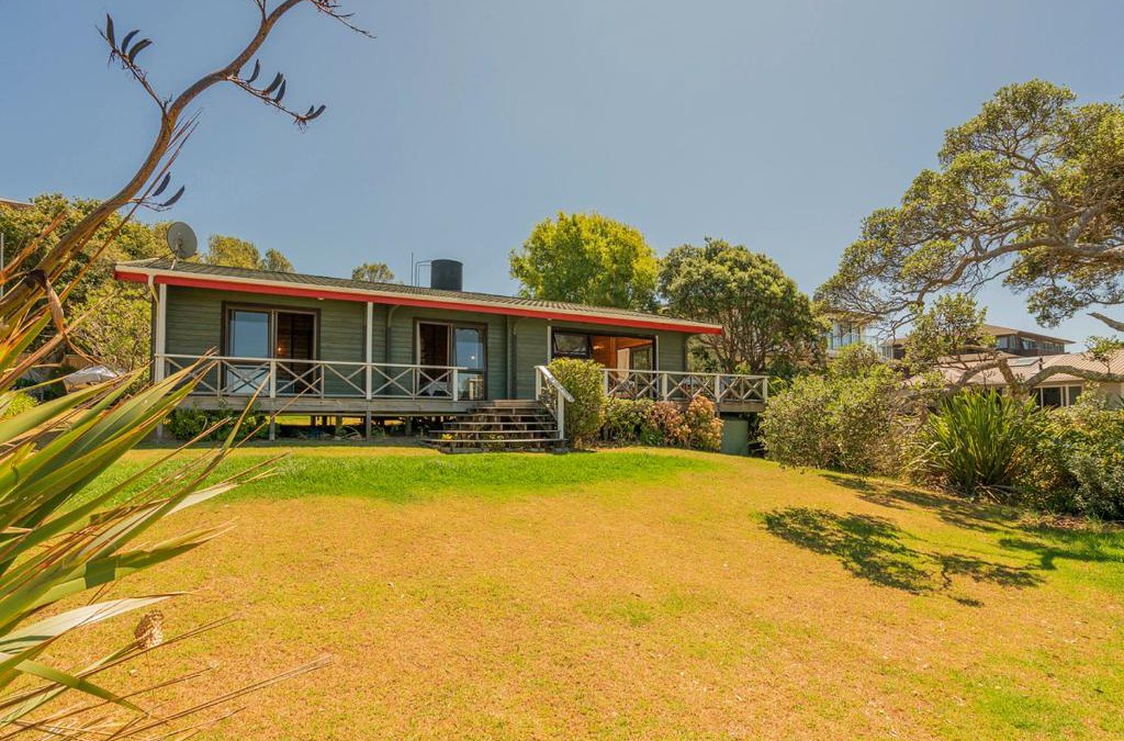 Wharekaho House | Norma's Place - Simpsons Beach Bach