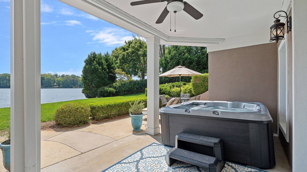Troutman House | Norman Keys by SoCharm | Big Lake Views