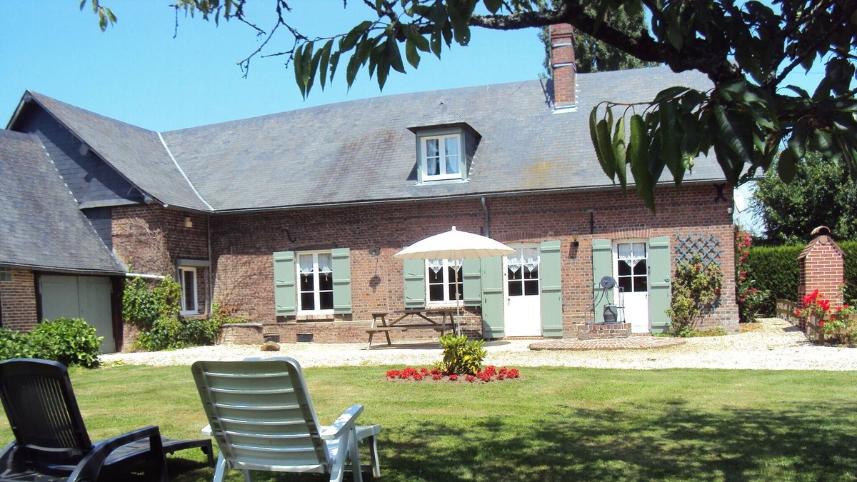Beauvoir-en-Lyons Cottage | NORMANDY, house with a garden: DIEPPE (sea) 60 min, ROUEN 35 min, PARIS 1h30.