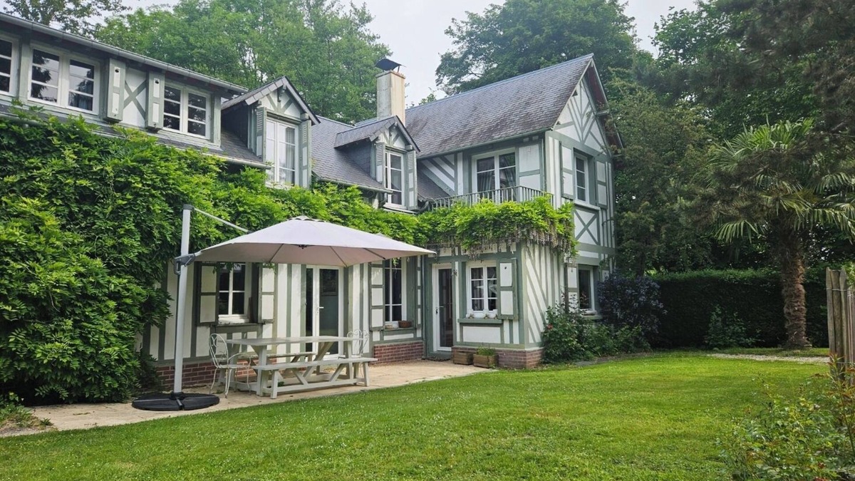 Tourgeville House | Normandy house near Deauville ideal for friends and family with swimming pool