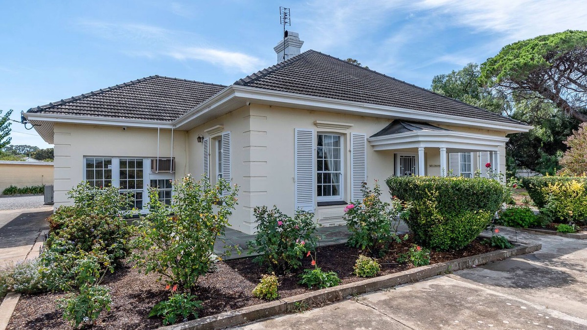 Normanville House | Normanville - Historic home newly updated