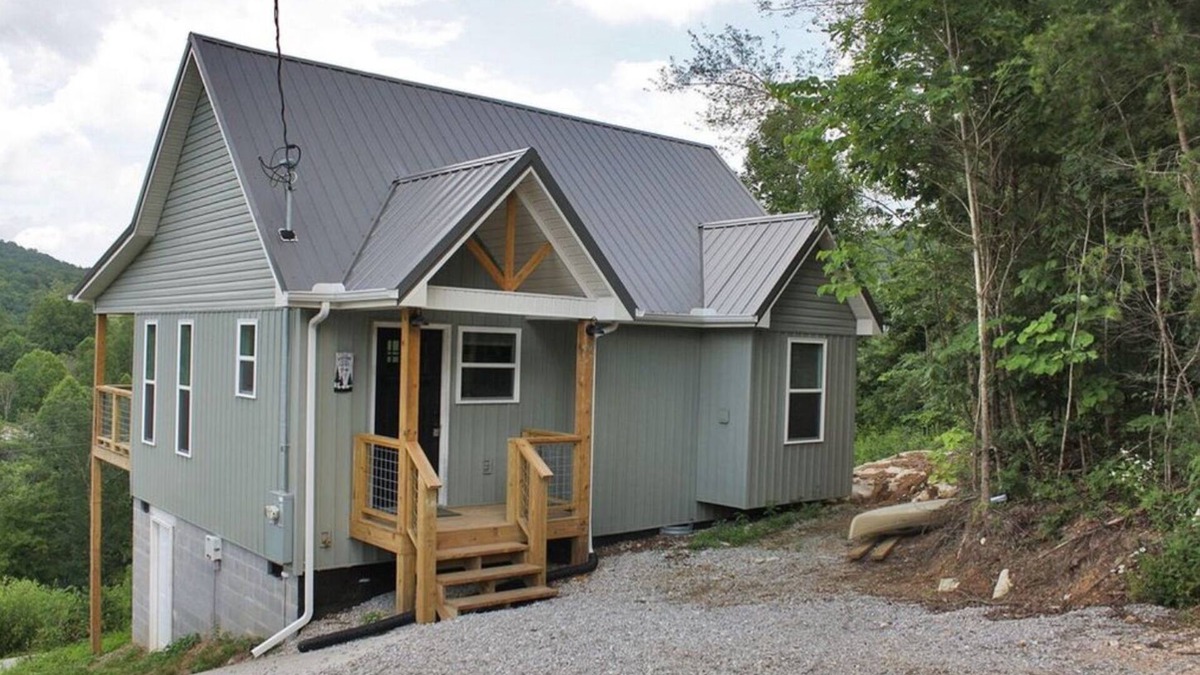 Caryville House | NORRIS LAKE FRONT RENTALS: LITTLE PERK LAKEHOUSE ON NORRIS LAKE w/PRIVATE DOCK