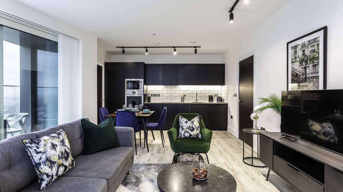 East Acton Apartment | North Acton IX - 2Bed King/Double + 2Bath +Balcony