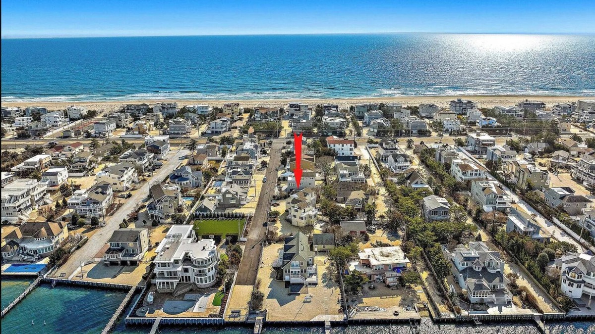 North Beach House | North Beach LBI Bayview Open Concept Home- Just 7 houses from the Beach