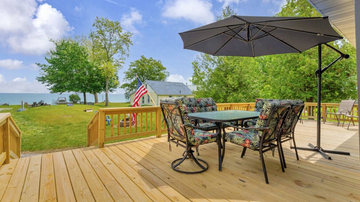 Lexington Cabin | North Bound 25 - Family Compound With 5 Cottages!
