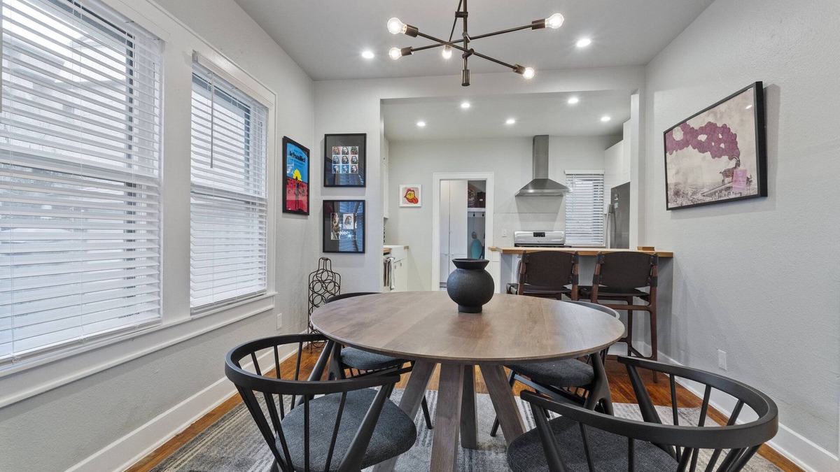 North University House | North Campus Craftsman—minutes walk from the UT campus in a quiet neighborhood.