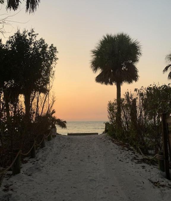Jose's Hideaway House | NORTH CAPTIVA ISLAND Steps to Private Gulf Beaches Pools Hot Tub Golf Cart