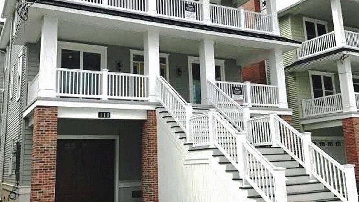 Gardens Condo | North End - Gardens - perfect location!n6 Bedroom 3 King beds ez beach access