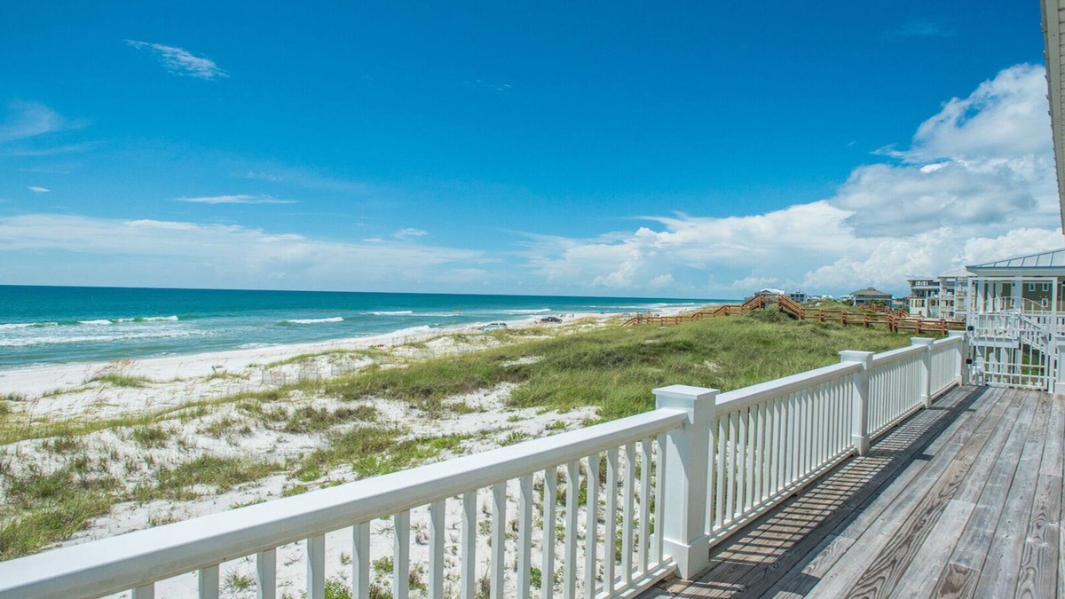 Cape Breezes House | North end of Cape Gulf Front 1 level w/elevator from carport & screened-in porch