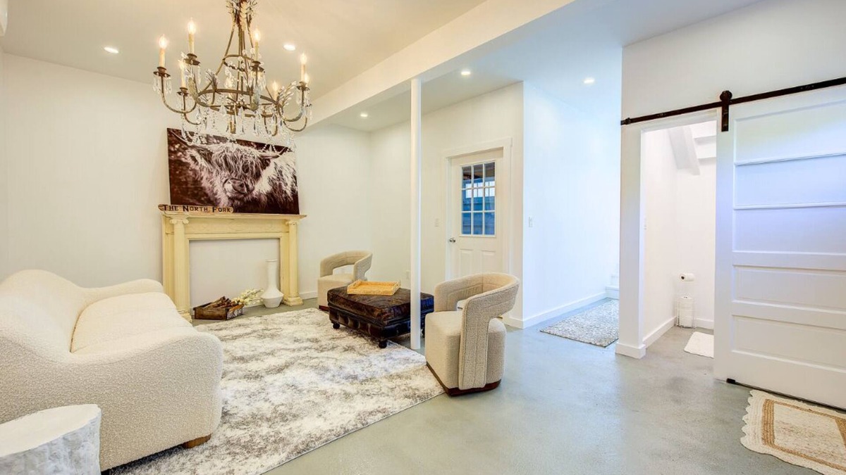 Aquebogue Apartment | North Fork Charmer