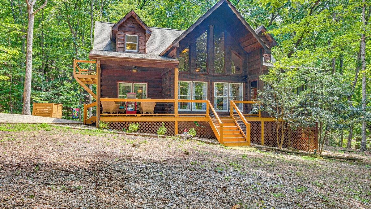 Jasper Cabin | North Georgia Cabin w/Hot Tub & Community Perks!