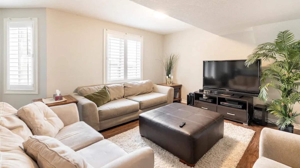 London House | NORTH LONDON OPEN CONCEPT PRIVATE 1BD UNIT