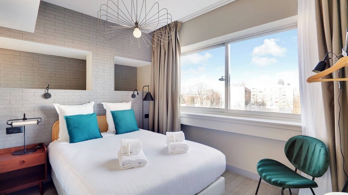 Combat Apartment | North Paris Suite