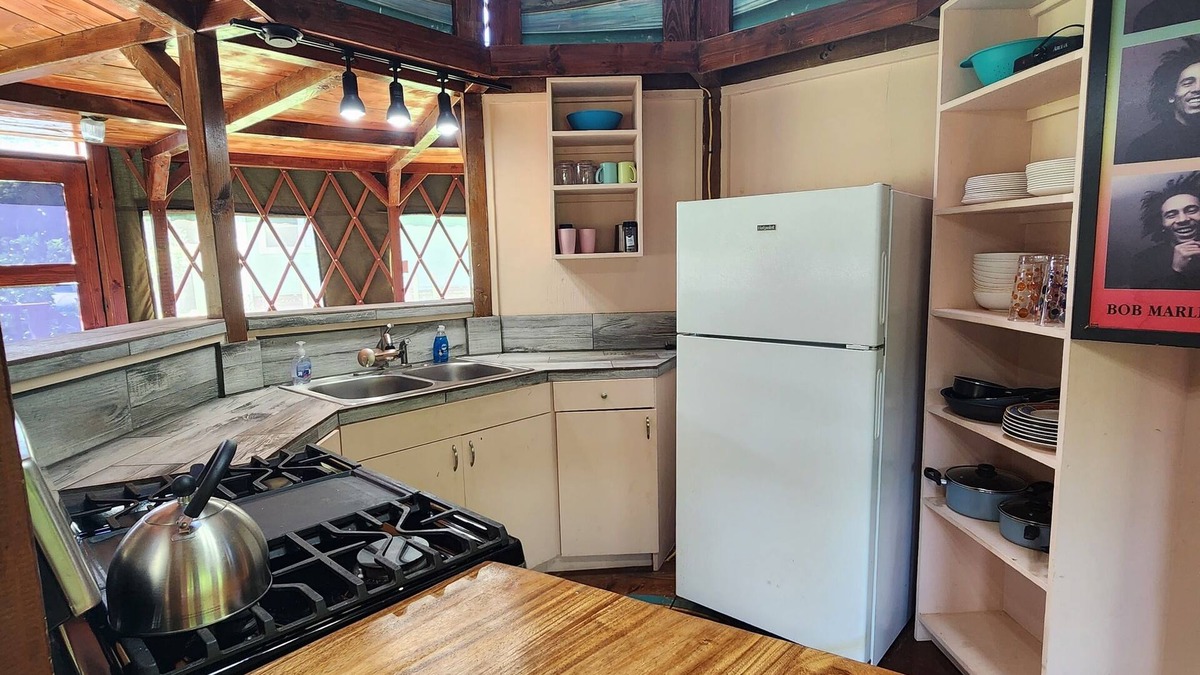Mokuleia RV Rental | North Shore 2-Story Rustic Yurt Glamping Lodge Tropical Nature Rental Near Beach