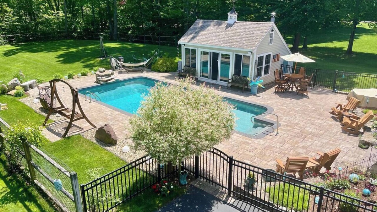 Seabrook Apartment | North Shore Getaway for Adults