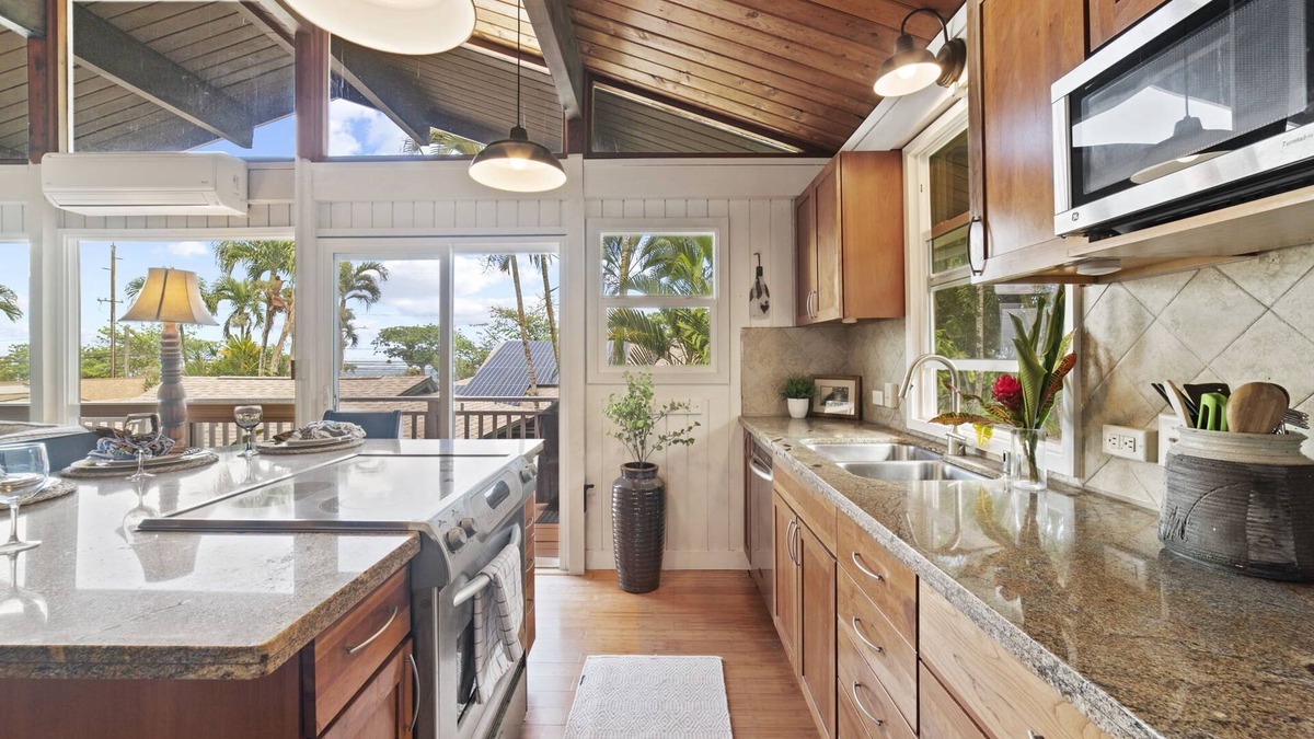 Ka'a'awa House | North Shore little Paradise w/AC, Mountain & Ocean Views: Pali Kai