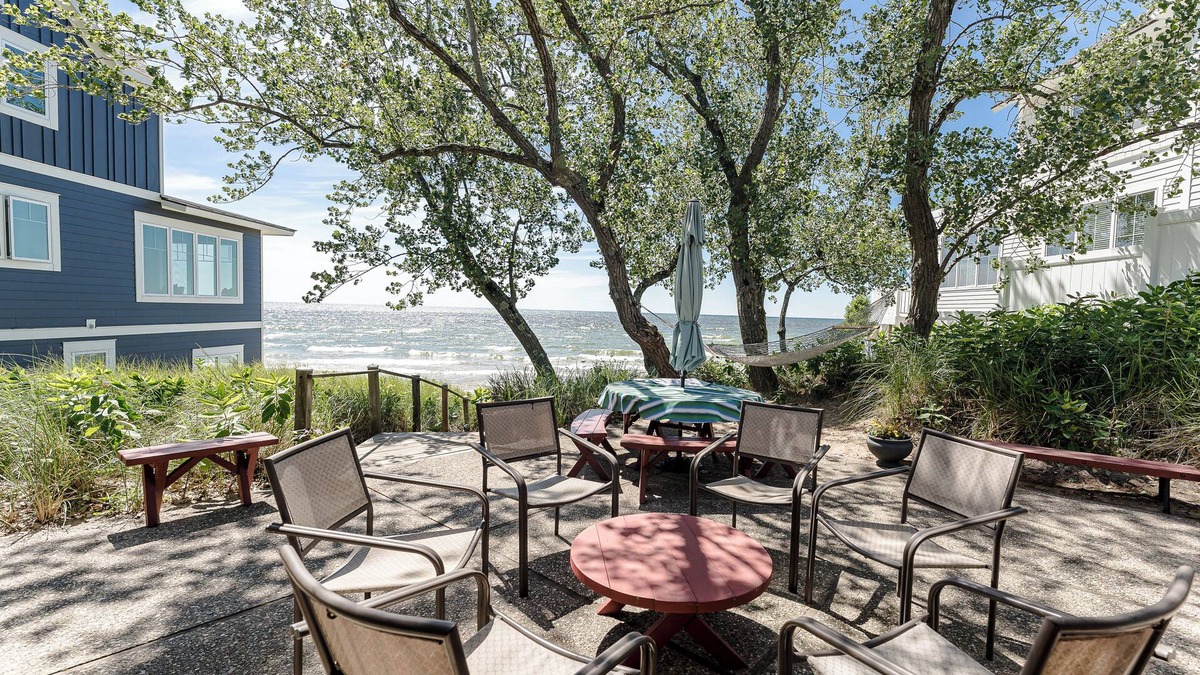 Ferrysburg House | North Shore Private Beach Frontage