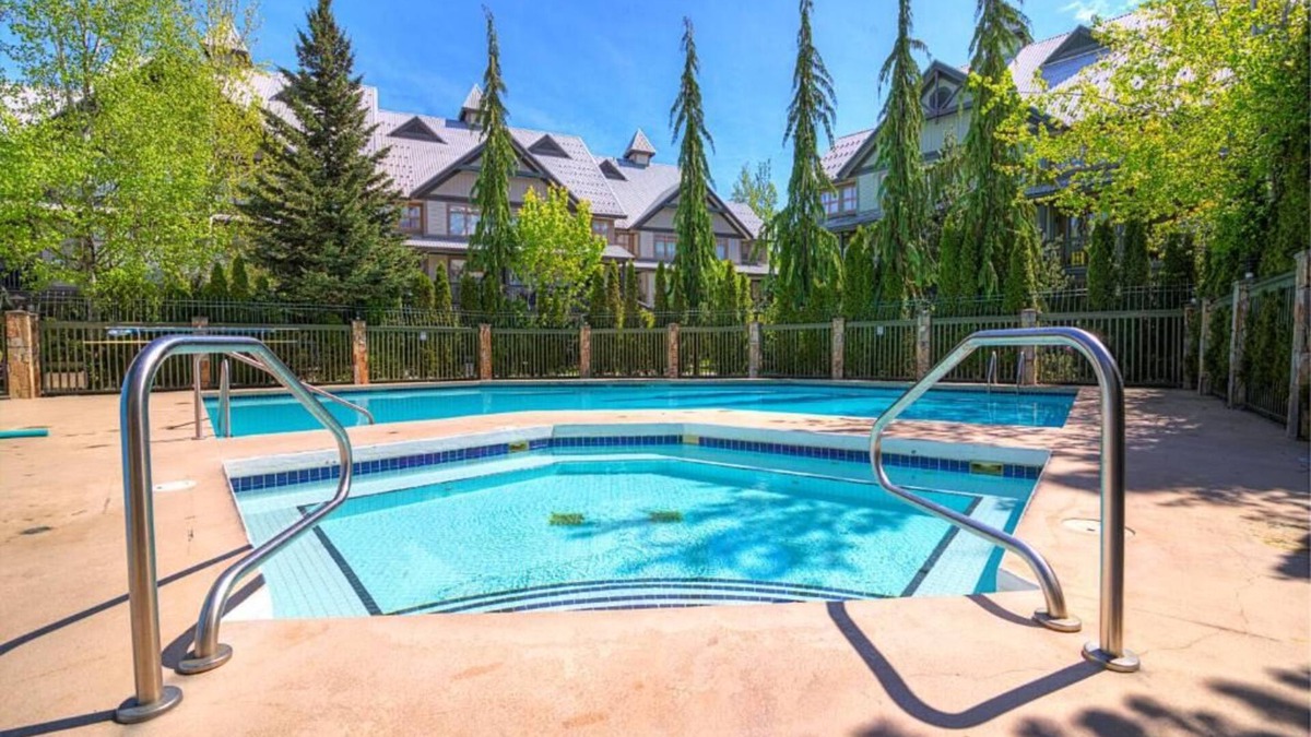 Village North Condo | North Star, Whistler Village with pool. 6 days rental 7th day free. March open!