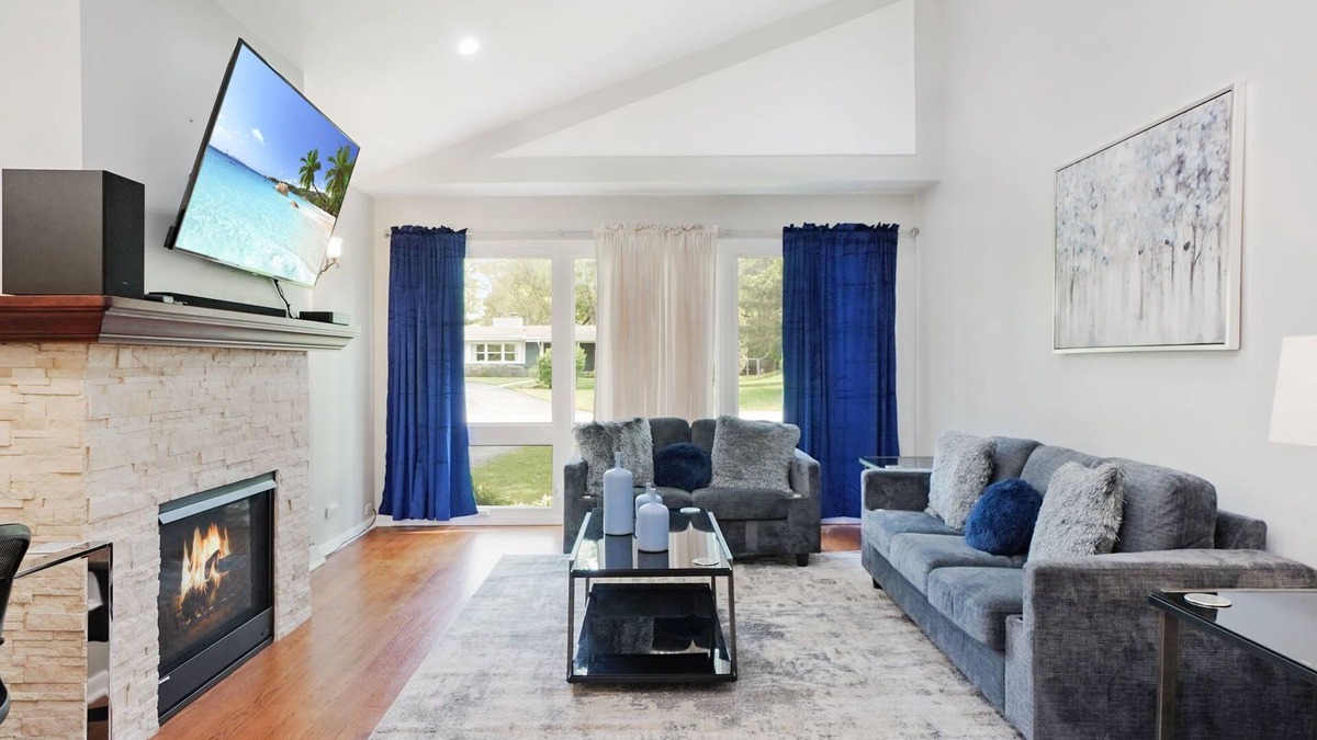 Chicago House | Northbrook Rental