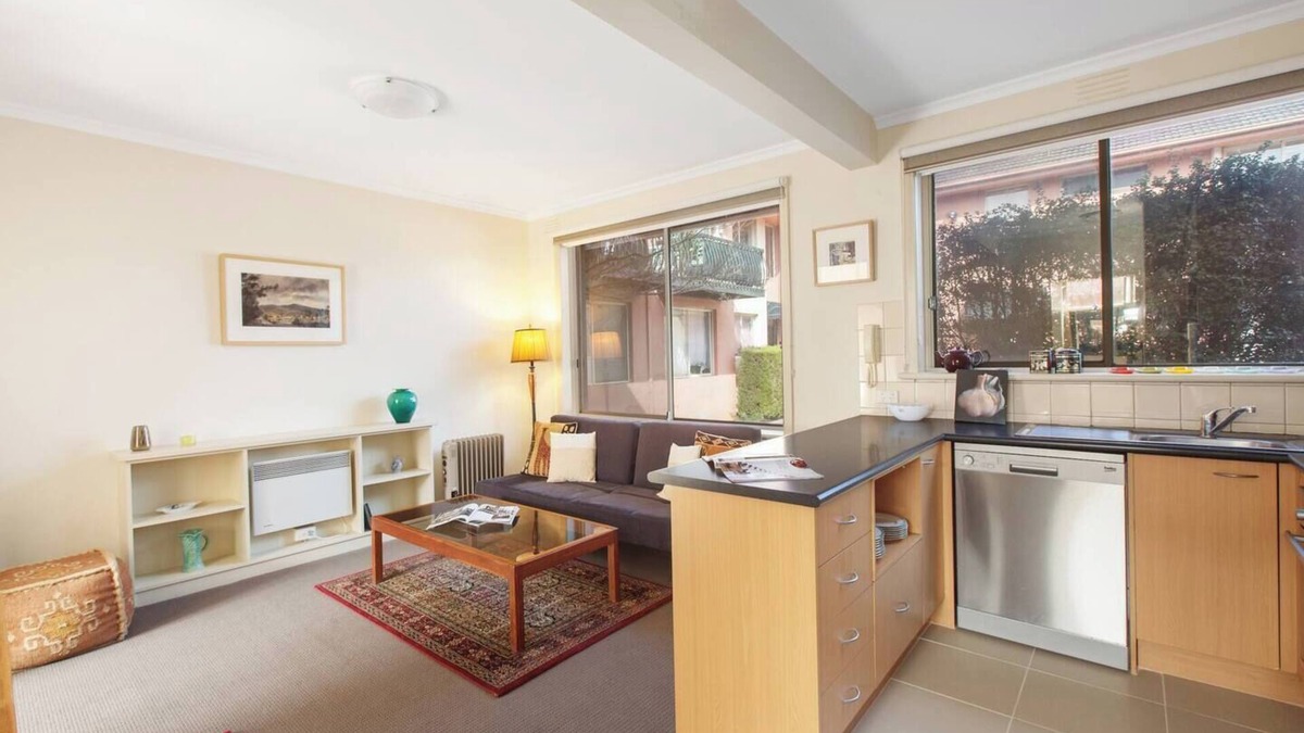 Northcote Apartment | Northcote Charm Spacious and Quiet Suburban Stay