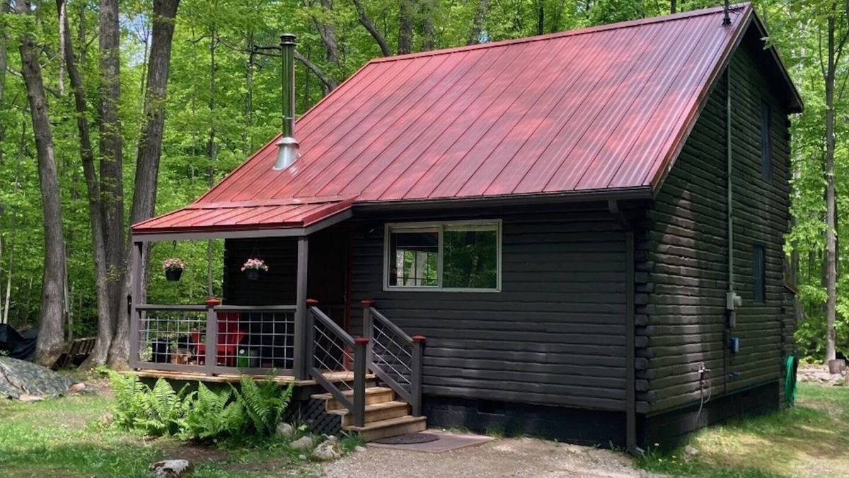Carp Lake Cabin | Northern Bliss Cabin near Wilderness State Park & Mackinaw