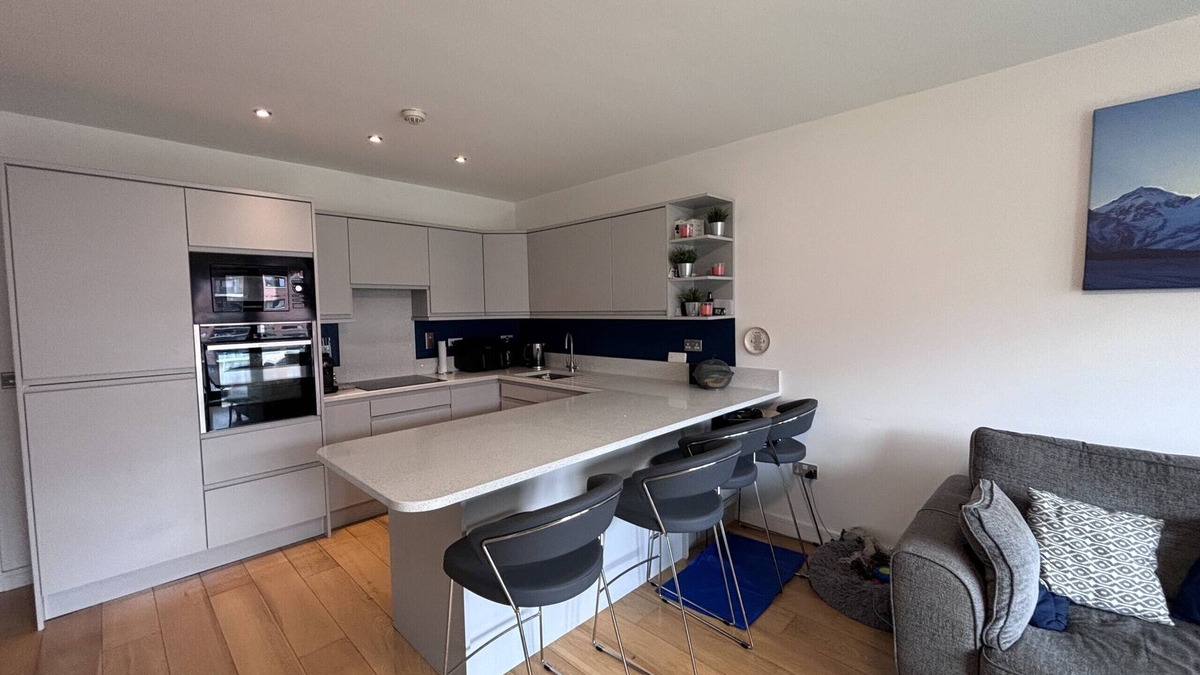 Sutton Cross Apartment | Northern Cross Apartment