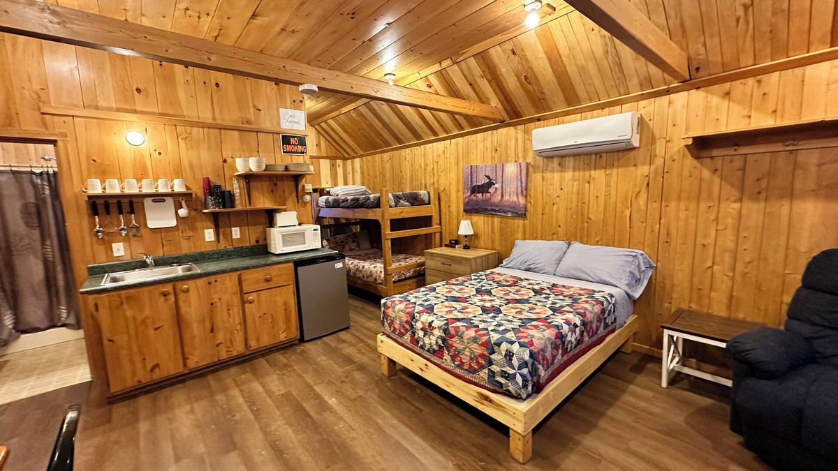 Fort Kent Cabin | Northern Maine Cabin - Trails - WiFi - AC