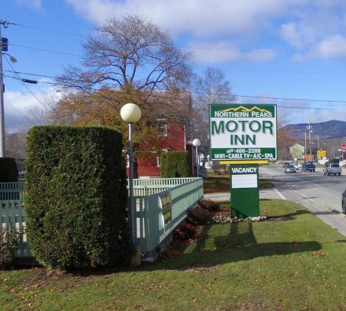 Upper Village Hotel | Northern Peaks Motor Inn