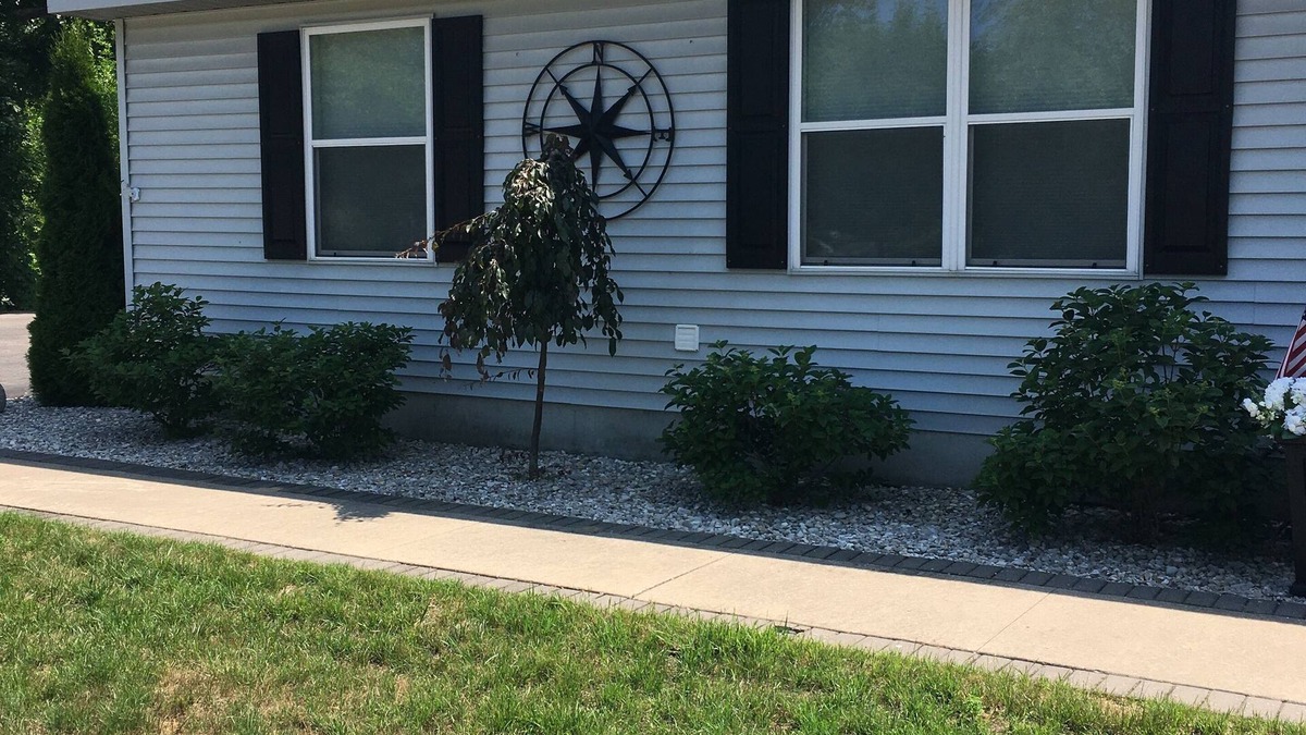 Elk Rapids House | Northern Retreat - Downtown Elk Rapids, nearby Traverse City and Flint Fields!