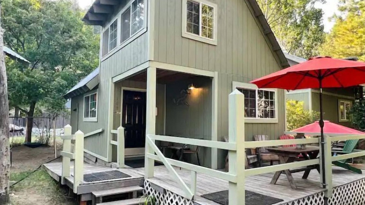 Okanogan Cabin | NorthFork Lodge Cabin #3 “The Maple”